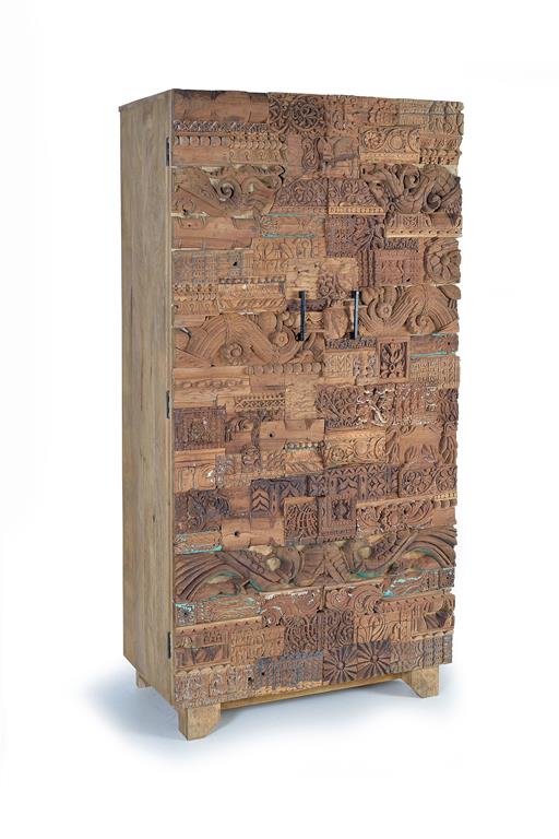 ARMARIO 2 PUERTAS EN MADERA DE MANGO, CON LOS DETALLES DE LAS PUERTAS DE MADERA AUTENTICA RECUPERADA, EXPUESTO A VARIACIONES DE DISEÑO GINER Y COLOMER