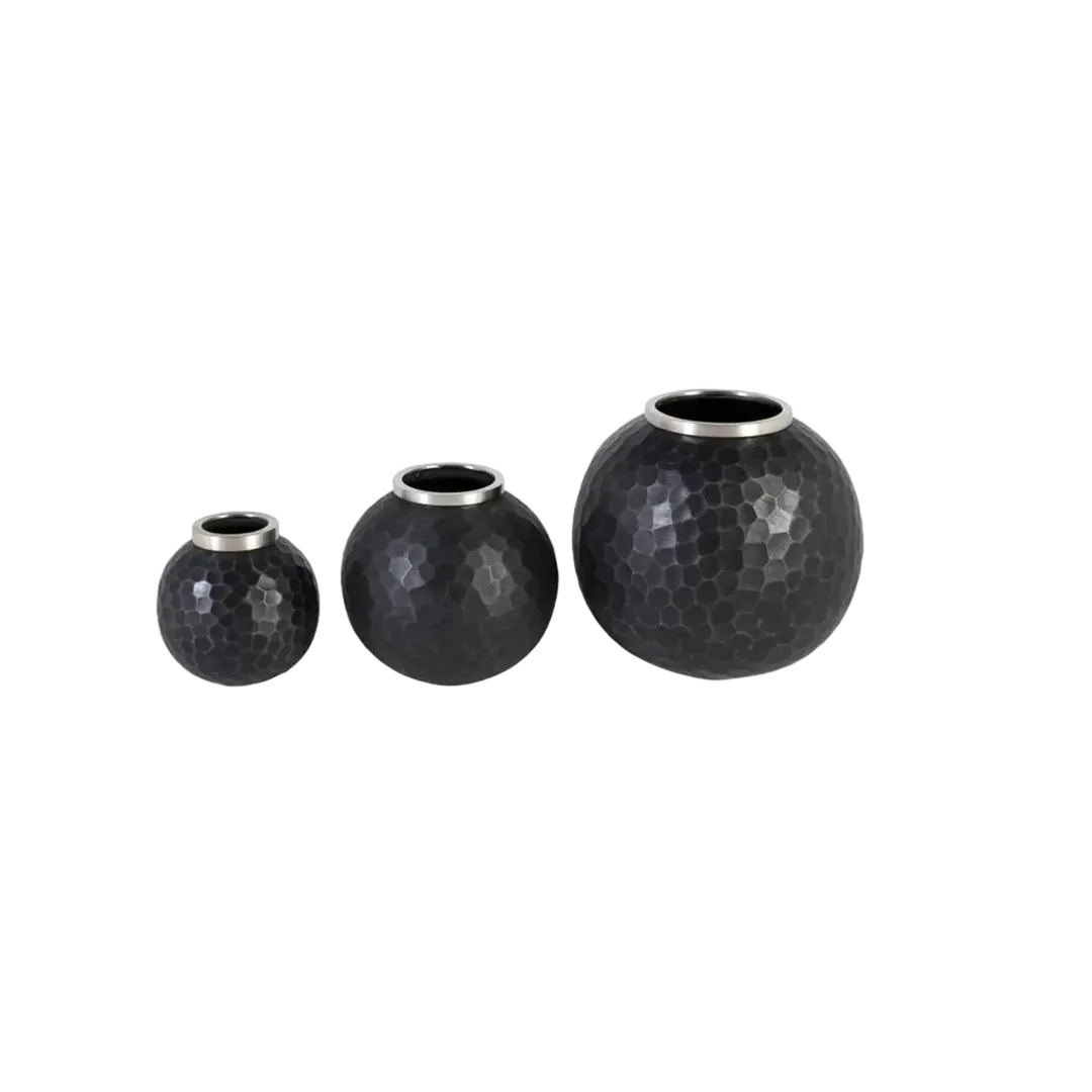 Set de 3 jarrones Calia metal gris oscuro efecto martillado diseño contemporáneo Grande 20. mediano 20. pequeño 20xGrande 15. mediano 15. pequeño 15xGrande 25. mediano 25. pequeño 25cm - Giner y Colomer - 17318GYC - foto-transparente