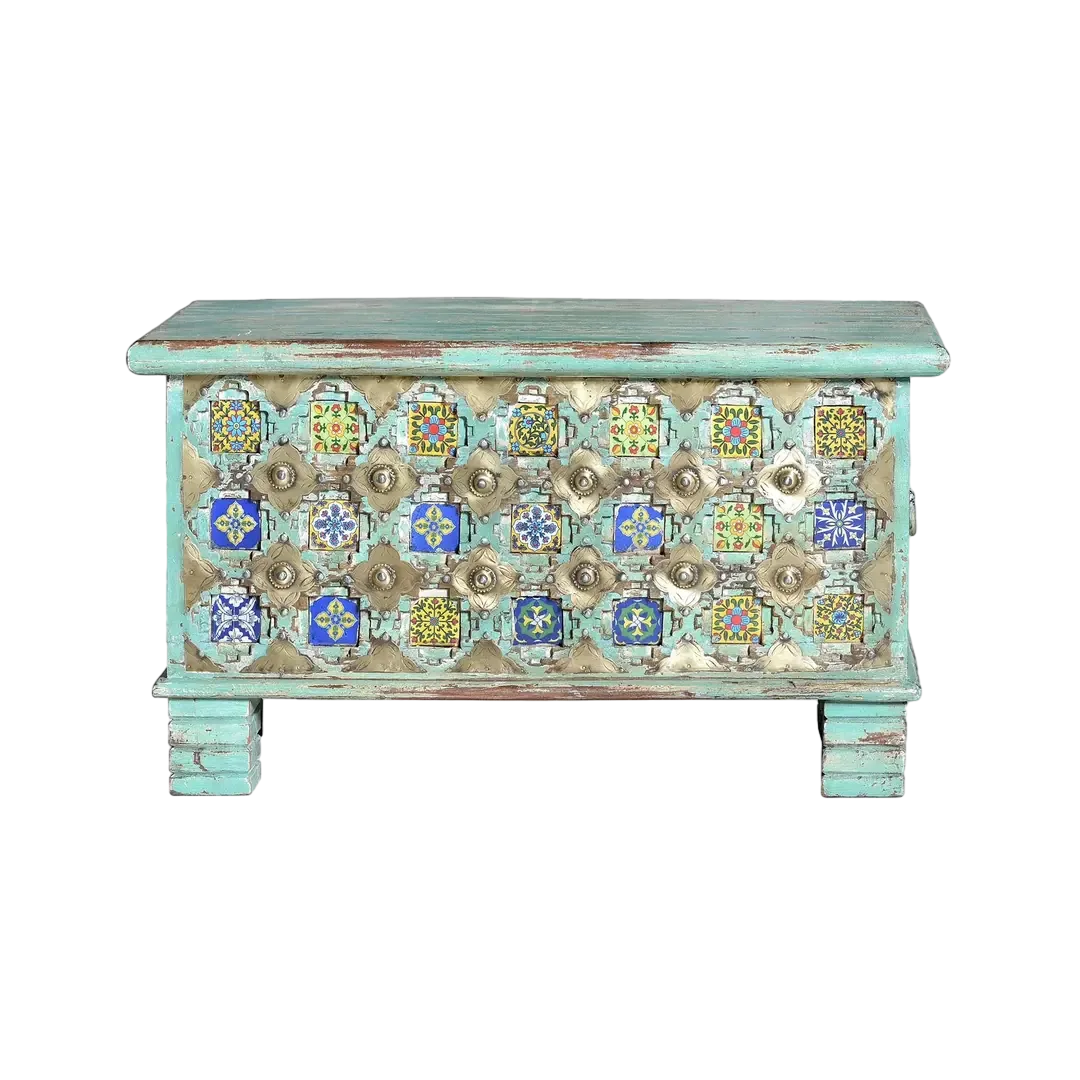 Baúl Lika en madera de mango con detalles en bronce acabado natural y diseño artesanal 80x40x45cm - Giner y Colomer - 6533GYC - foto-transparente