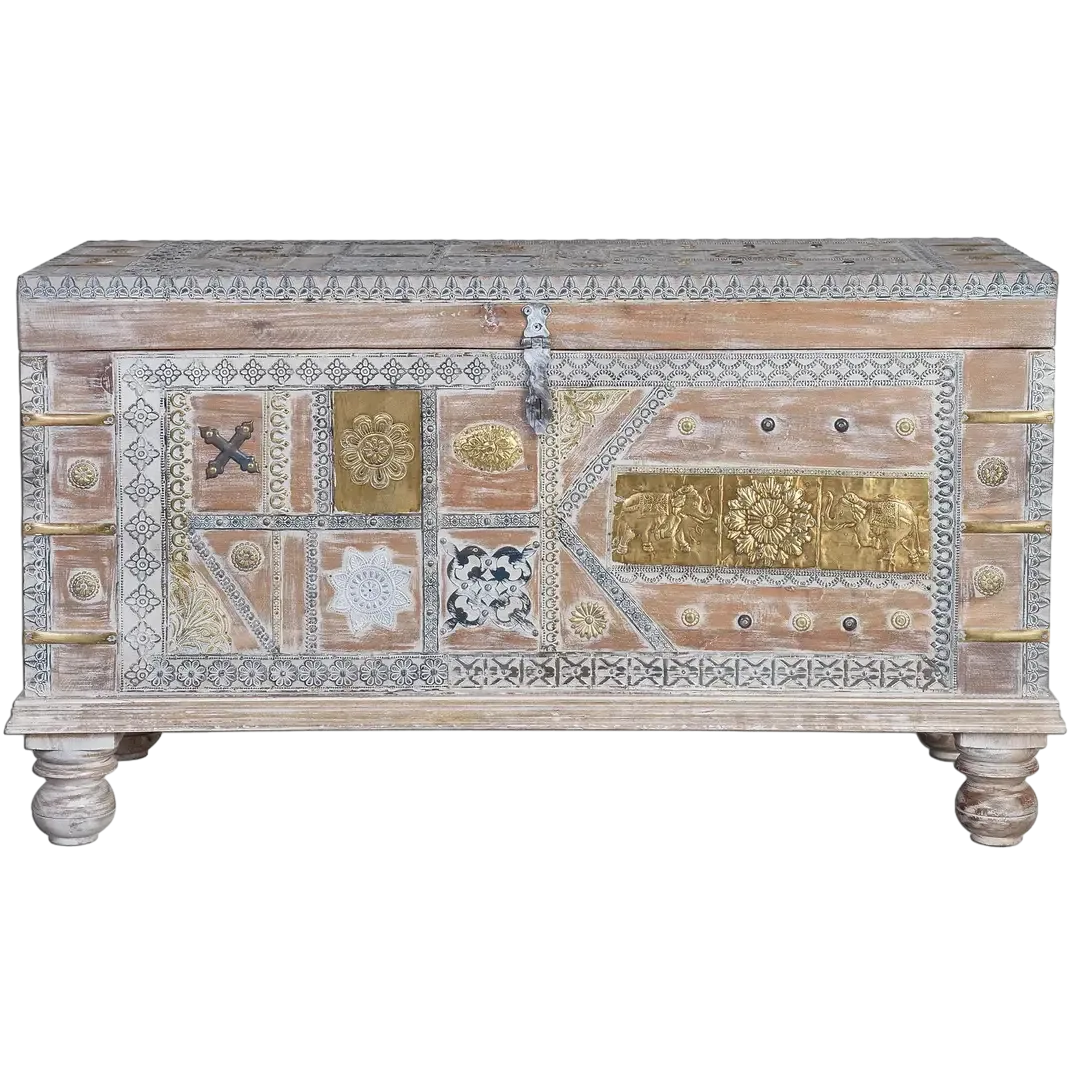 Baúl Dirob en madera de mango estilo étnico con apertura superior y detalles en bronce acabado blanco envejecido 100x40x57cm - Giner y Colomer - 6657GYC - foto-transparente