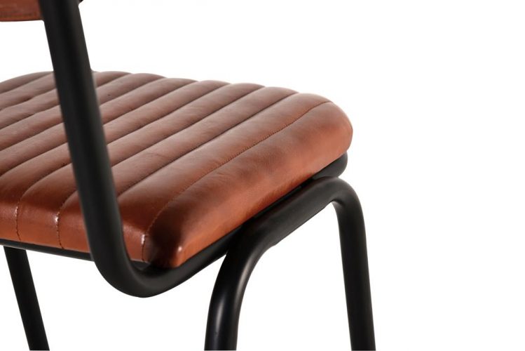 SET DE 2 SILLAS TAPIZADAS EN PIEL VACUNO Y PATAS DE METAL GINER Y COLOMER