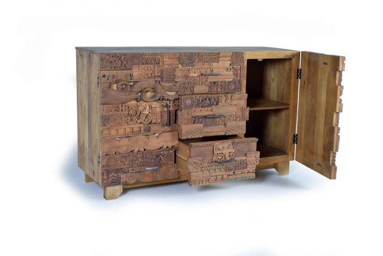 APARADOR 2 PUERTAS Y 3 CAJONES EN MADERA DE MANGO, CON LOS DETALLES DE LAS PUERTAS DE MADERA AUTENTICA RECUPERADA, EXPUESTO A VARIACIONES DE DISEÑO GINER Y COLOMER