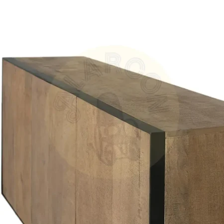 Aparador Babil en madera maciza de mango acabado natural 3 puertas con apertura push y baldas interiores perfil y zócalo metálico negro estilo contemporáneo 150x44x81cm - Giner y Colomer - 2260GYC - foto-secundaria-3