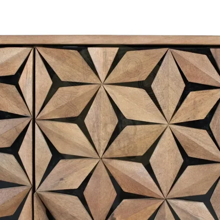 Aparador Mysore frente tallado a mano en patrón geométrico tridimensional en madera maciza de mango 3 puertas base de hierro negro mate 100x40x90cm - Giner y Colomer - 2272GYC - foto-secundaria-3