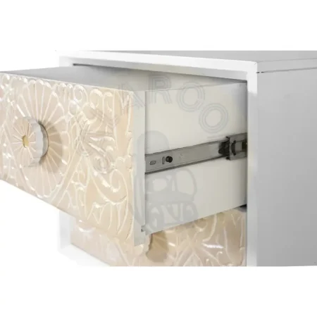 Mesita de noche Bali madera de mango blanco marfil 2 cajones con cierre suave tiradores y patas torneadas con detalle en latón 50x40x61cm - Giner y Colomer - 2417GYC - foto-secundaria-3