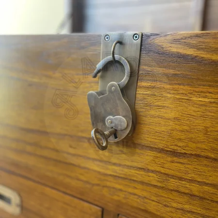 Baúl de madera maciza de mindi con 2 cajones y gran capacidad con accesorios de bronce 90x45x50cm - Moycor - 30307MYC - foto-secundaria-2