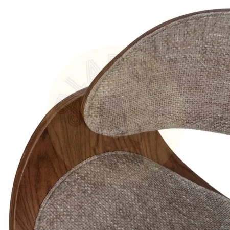 Silla con ruedas giratoria 360º tapizada en tejido beige y marrón respaldo madera nogal patas negras regulable en altura 45-57cm 59x64x88cm - Ixia - 612638IX - foto-secundaria-4