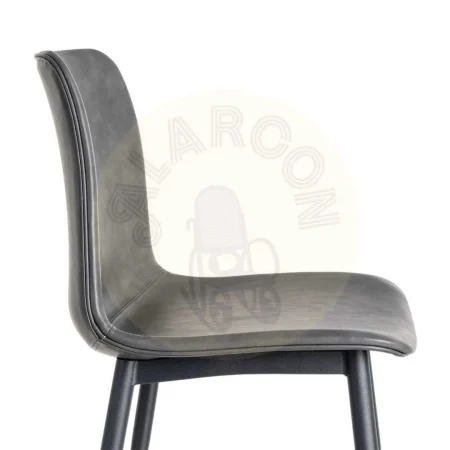 Silla tapizada en símil piel negro estructura polipropileno patas de metal relleno de espuma 0x0x0cm - Ixia - 615508IX - foto-secundaria-5