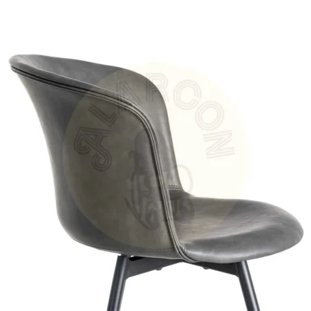 Silla negra en símil piel con estructura de polipropileno y patas de metal 53x51.50x76cm - Ixia - 615514IX - foto-secundaria-5