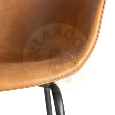 Silla tapizada en símil piel color camel con patas metálicas y reposabrazos 59x50.50x81.50cm - Ixia - 615518IX - foto-secundaria-7