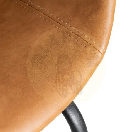 Silla tapizada en símil piel color camel con patas metálicas y reposabrazos 59x50.50x81.50cm - Ixia - 615518IX - foto-secundaria-8