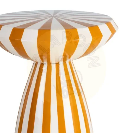 Mesa auxiliar metálica con diseño de rayas color mostaza 33x33x48cm - Ixia - 615664IX - foto-secundaria-2