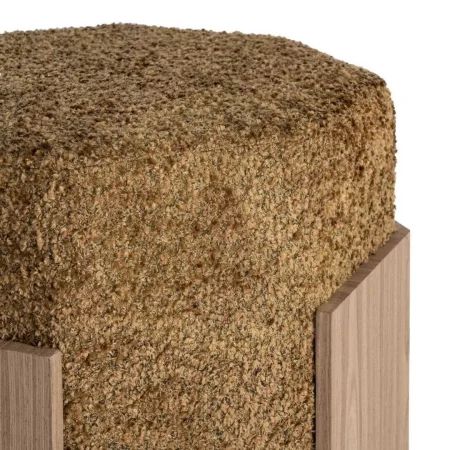 Puf ocre con estructura y patas en DM tapizado en tejido 100% poliéster con espuma 30mm 50x50x44cm - Ixia - 616517IX - foto-secundaria-1