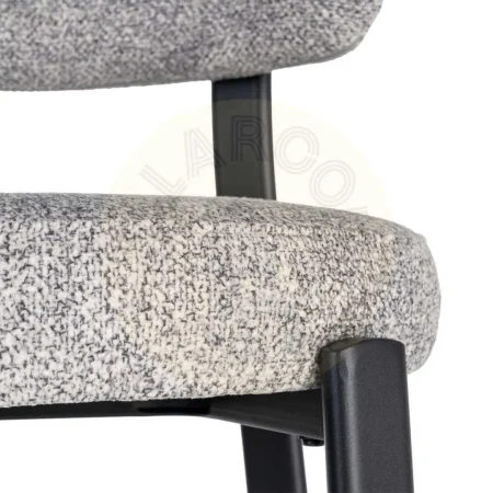 Silla tapizada 100% poliéster con patas de hierro y relleno de esponja densidad 26kg asiento 22kg respaldo 51x54x77cm - Ixia - 617040IX - foto-secundaria-1