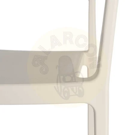Silla apilable en polipropileno color arena con cuerda de polietileno y protección UV 56x52x76cm - Ixia - 617497IX - foto-secundaria-1