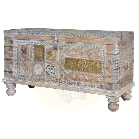 Baúl Dirob en madera de mango estilo étnico con apertura superior y detalles en bronce acabado blanco envejecido 100x40x57cm - Giner y Colomer - 6657GYC - foto-secundaria-1
