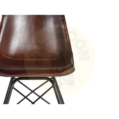 Silla Brindisi tapizada en piel marrón con respaldo ergonómico y patas de hierro negro estilo industrial 45x54x83cm - Giner y Colomer - 6751GYC - foto-secundaria-5