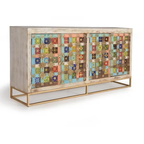 Aparador 4 Puertas Madera Natural Mango Detalles Azulejos y Bronce en Blanco Envejecido - Giner y Colomer (1)