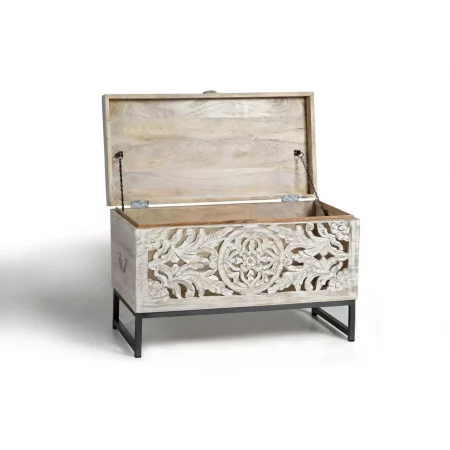 Baúl Madera Mango Maciza Calado Blanco Decapado Patas Metal Colección Mykonos 80x40x50 Cm - Giner y Colomer (1)
