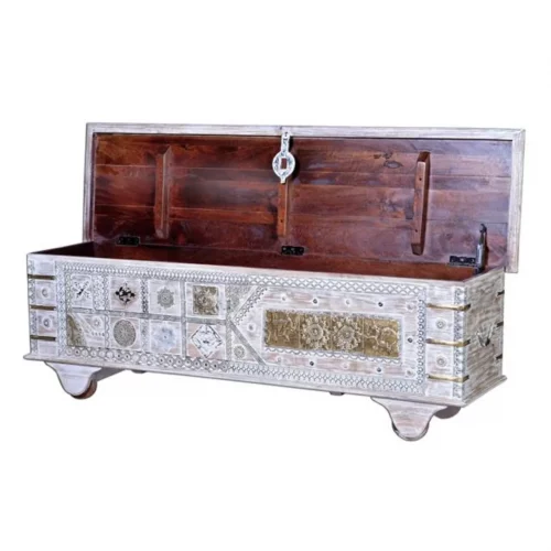 Baúl Madera Mango Macizo Decapado Blanco Detalles Bronce 146x40x45 Cm - Giner y Colomer (2)