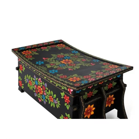 Baúl de Madera de Mango Pintado en Negro y Detalles Multicolor - Giner y Colomer (4)
