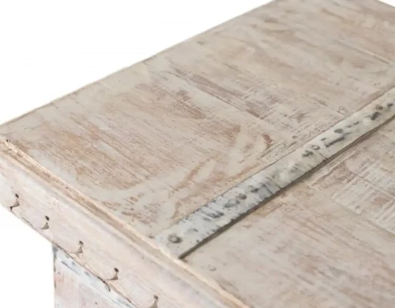 Baúl de madera maciza blanco decapado con cierre decorativo-87x44x53cm-MOVIL (4)