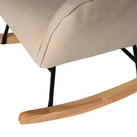 Mecedora Tapizada Tela Color Beige Patas Acero Negro Patín Madera Modelo Copenhagen - Somcasa (7)