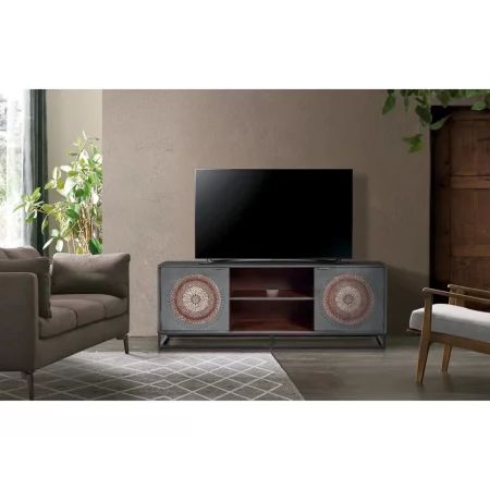 Mueble TV Madera Mango Color Gris Frontales Tallados 2 Puertas Base Metal 150x40x56 Cm - Giner y Colomer (4)